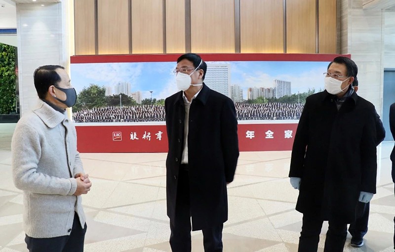 威海市委書記王魯明到聯(lián)橋集團調研疫情防控工作