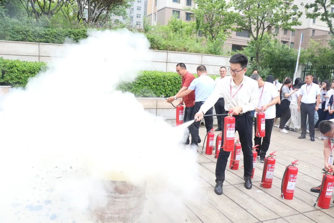 聯(lián)橋News  2023年“安全月”應急逃生和滅火演練成功舉行