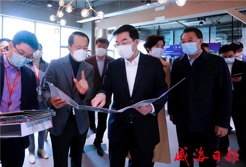 威海市委書記張海波到聯(lián)橋集團調研