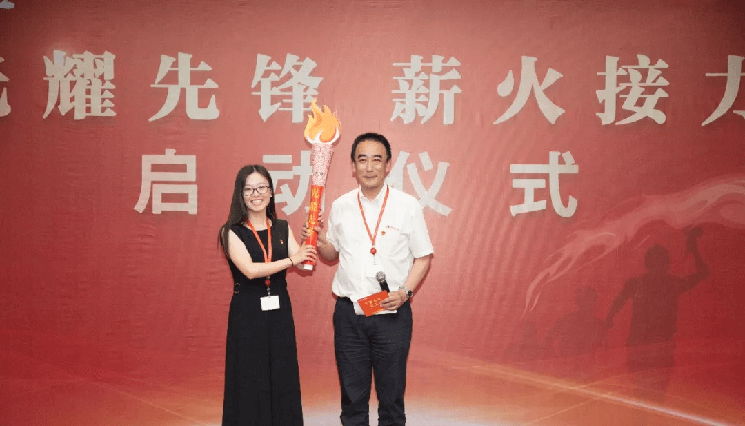 光耀先鋒  薪火接力 傳遞先鋒精神，踐行黨員使命，開拓全新事業(yè)   董文忠—?jiǎng)⒂裾?圖1)